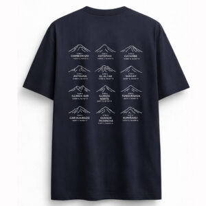 camiseta volcanes Ecuador oversize vista de espalda